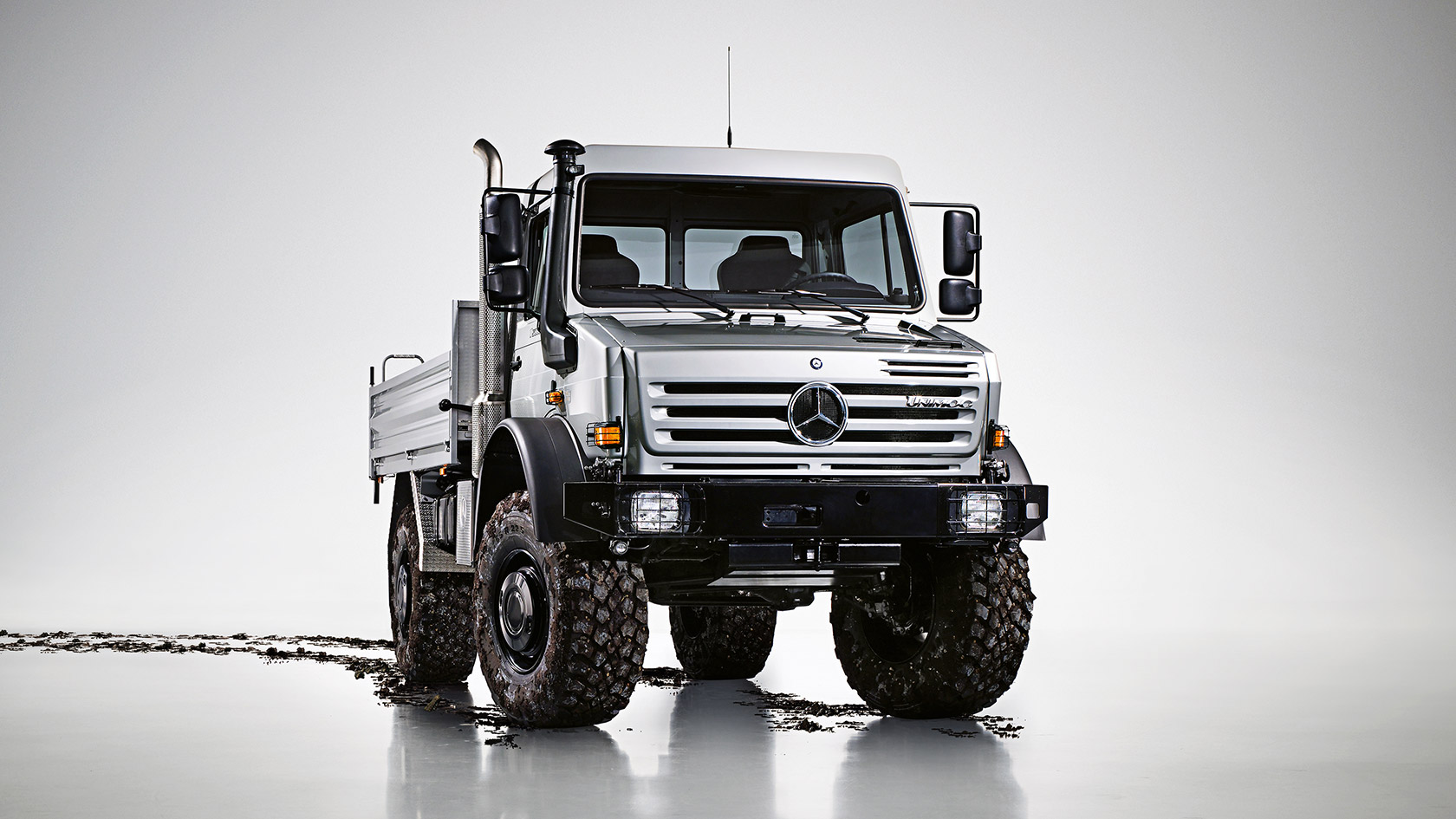 merc-trucks-unimog-off-road v